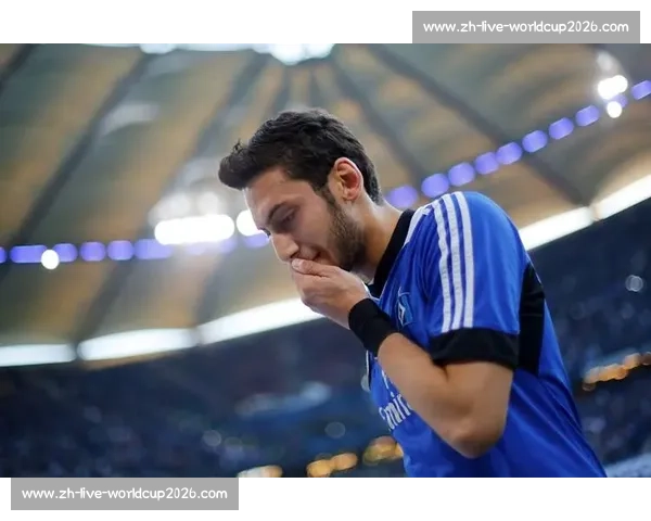 恰尔汗奥卢妻子发声:忠诚背后的利益博弈 恰尔汗奥卢妻子发声:忠诚背后的利益博弈